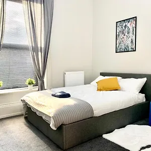 Free, Large Car Park Apartment Wakefield